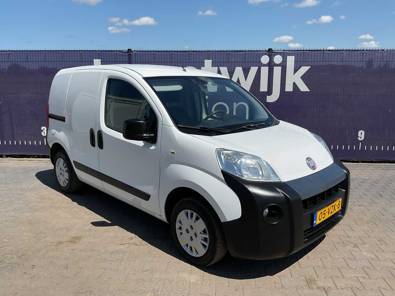 2009 - FIAT - FIORINO - 1.3 MJ SX - COMMERCIAL VEHICLE - Van: picture 2 2009 - FIAT - FIORINO - 1.3 MJ SX - COMMERCIAL VEHICLE - Van: picture 2
