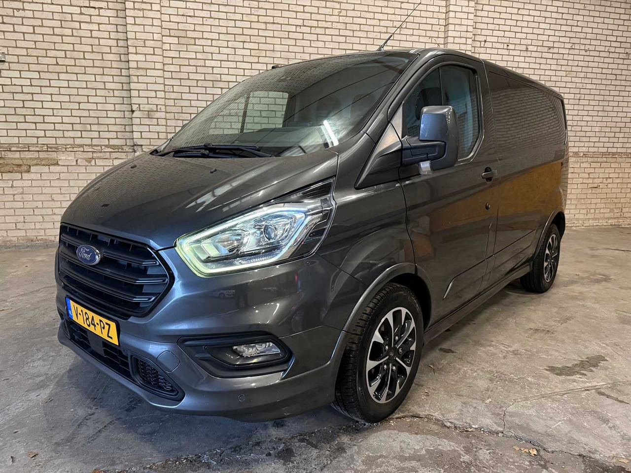 FORD TRANSIT CUSTOM SPORT 2.0 TDCI YEAR: 2017, V-184-PZ - Van: picture 1 FORD TRANSIT CUSTOM SPORT 2.0 TDCI YEAR: 2017, V-184-PZ - Van: picture 1