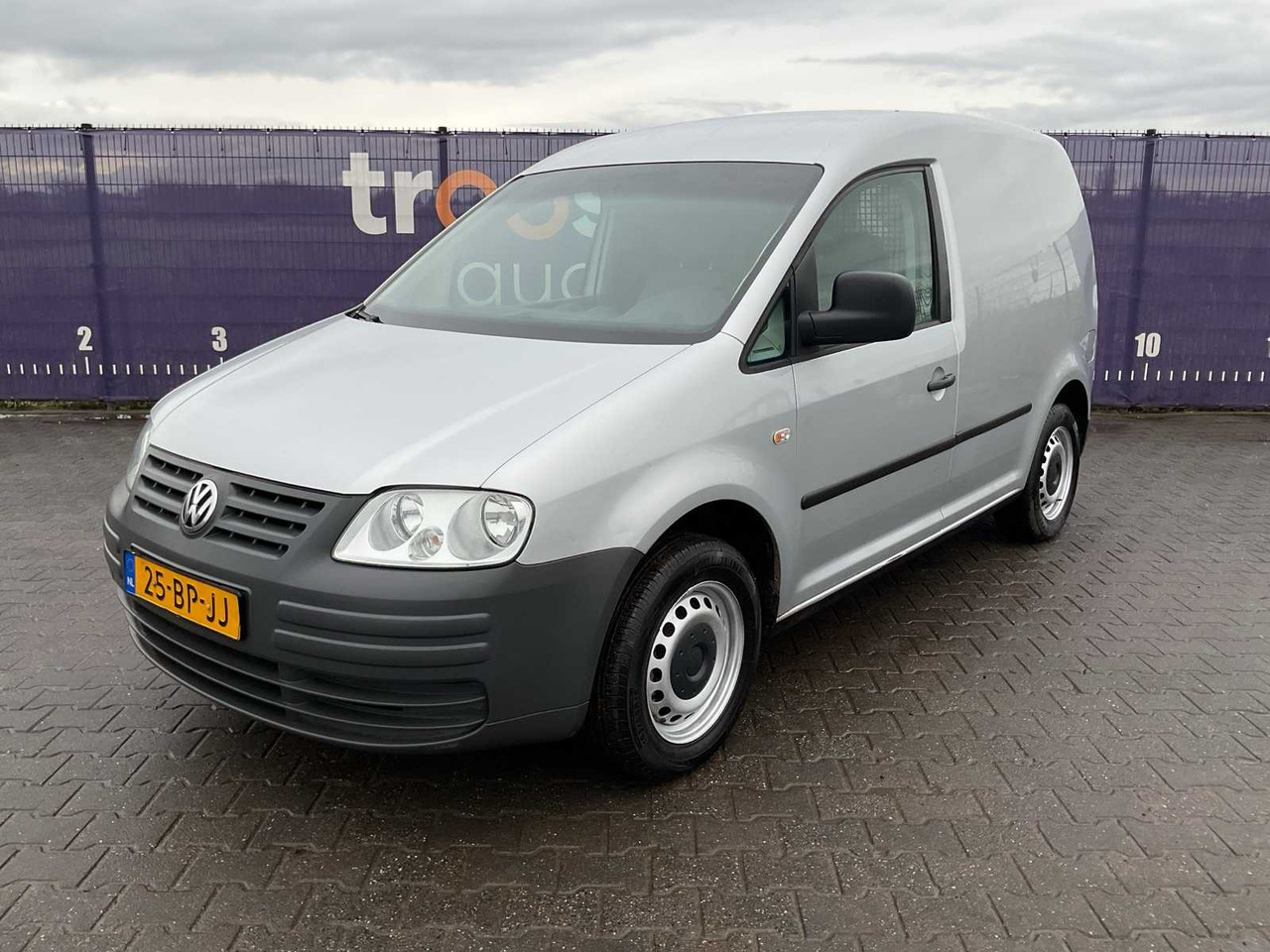 VOLKSWAGEN CADDY COMMERCIAL VEHICLE - Van: picture 1 VOLKSWAGEN CADDY COMMERCIAL VEHICLE - Van: picture 1