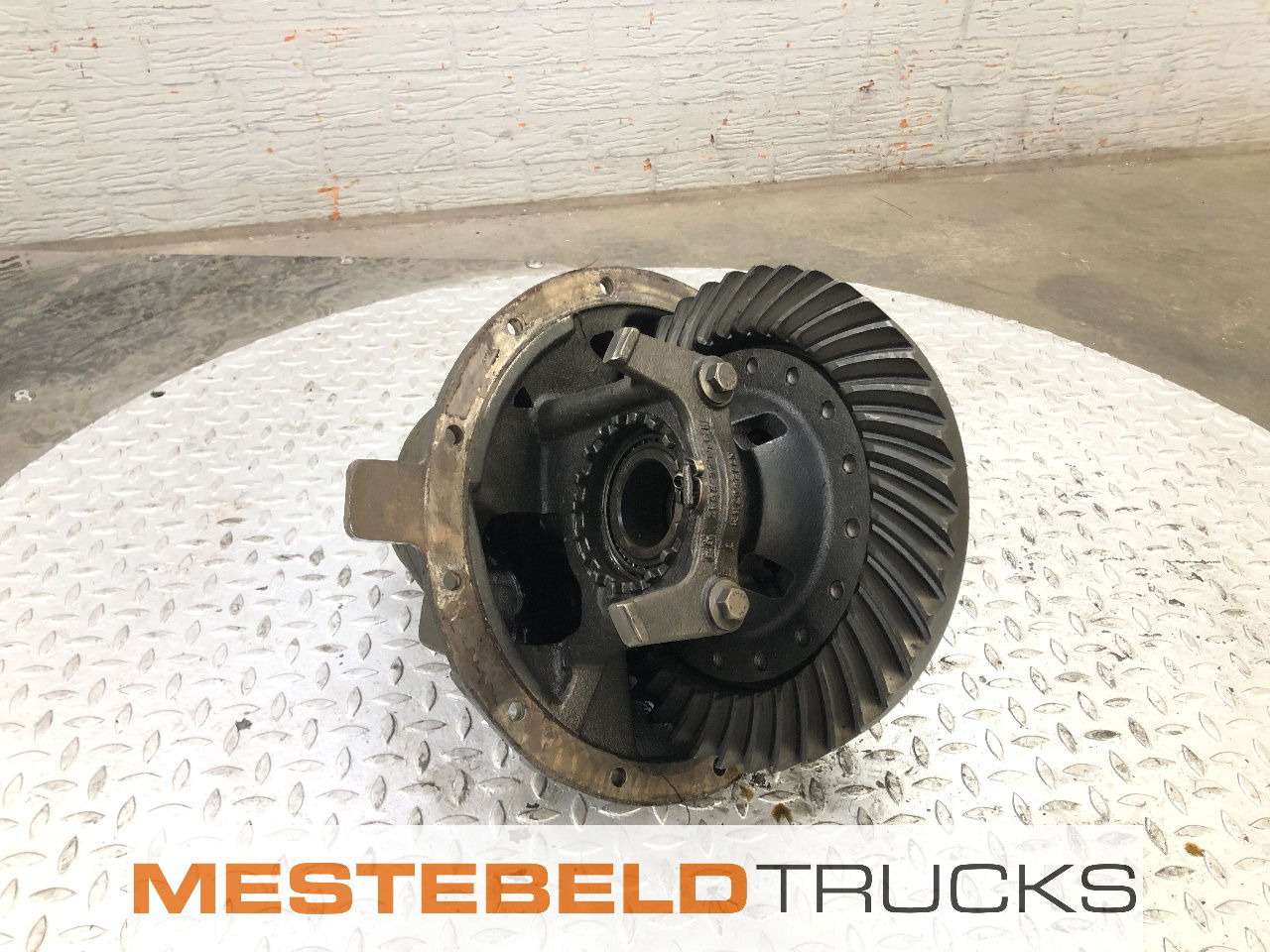 DAF Differentieel 8.20 -4.10 - Rear axle for Truck: picture 1 DAF Differentieel 8.20 -4.10 - Rear axle for Truck: picture 1