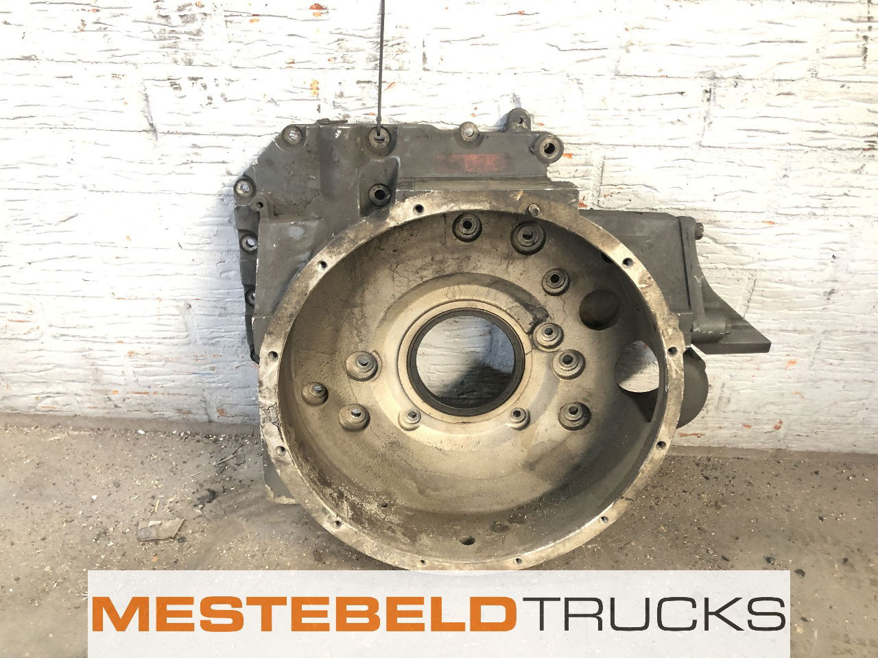 DAF Vliegwielhuis LF 45 - Engine and parts for Truck: picture 1 DAF Vliegwielhuis LF 45 - Engine and parts for Truck: picture 1