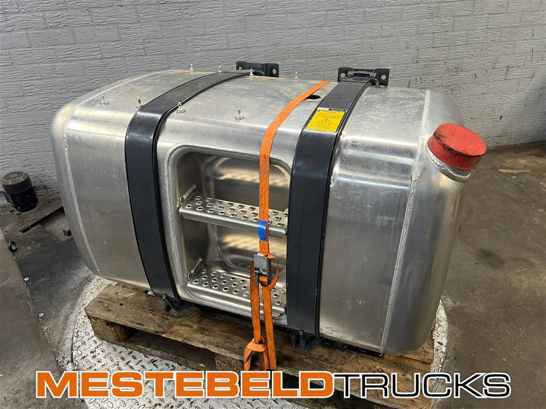Mercedes-Benz Brandstoftank 490 liter - Fuel processing/ Fuel delivery for Truck: picture 1 Mercedes-Benz Brandstoftank 490 liter - Fuel processing/ Fuel delivery for Truck: picture 1