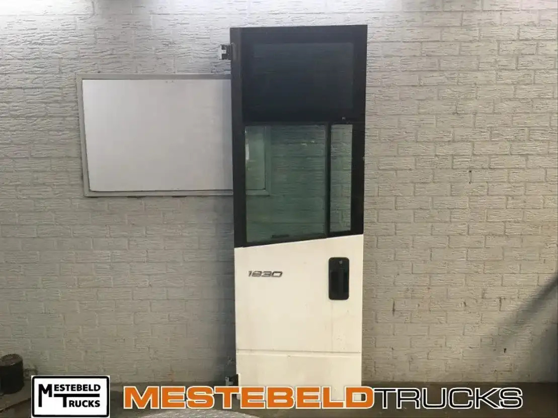 Mercedes-Benz Deur links - Cab and interior for Truck: picture 1 Mercedes-Benz Deur links - Cab and interior for Truck: picture 1