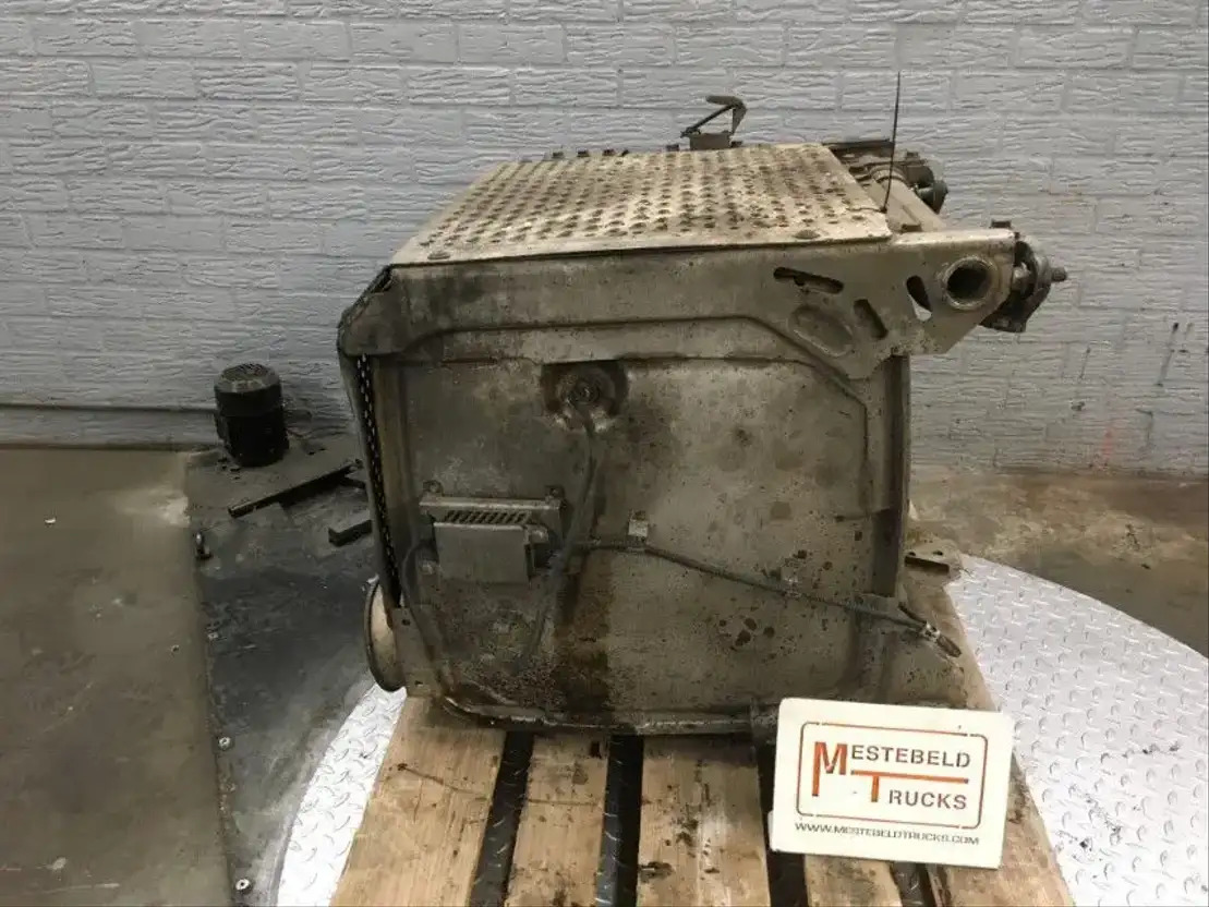 Mercedes-Benz Katalysator - Muffler/ Exhaust system for Truck: picture 2 Mercedes-Benz Katalysator - Muffler/ Exhaust system for Truck: picture 2