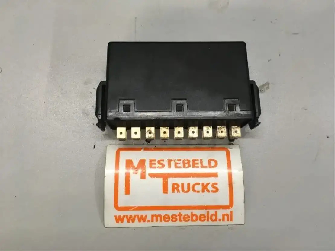 Mercedes-Benz Richtingaanwijzer relais  - Electrical system for Truck: picture 1 Mercedes-Benz Richtingaanwijzer relais  - Electrical system for Truck: picture 1