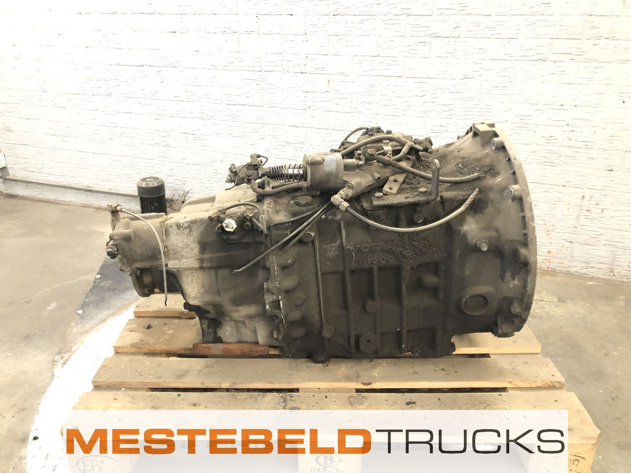 Volvo Versnellingsbak R1000 FL7 - Gearbox and parts for Truck: picture 1 Volvo Versnellingsbak R1000 FL7 - Gearbox and parts for Truck: picture 1