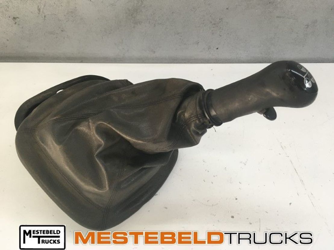 Volvo Versnellingspook - Cab and interior for Truck: picture 1 Volvo Versnellingspook - Cab and interior for Truck: picture 1