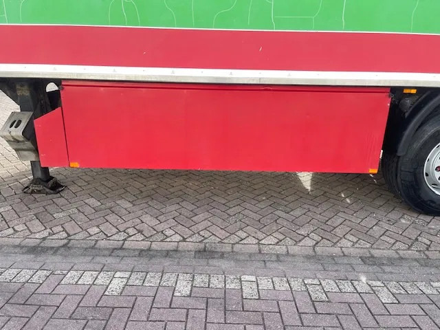 Kögel 3 AXELS (2X LIFT AXELS) DISK BRAKE 7CM FRIGO BOX - Closed box semi-trailer: picture 5 Kögel 3 AXELS (2X LIFT AXELS) DISK BRAKE 7CM FRIGO BOX - Closed box semi-trailer: picture 5