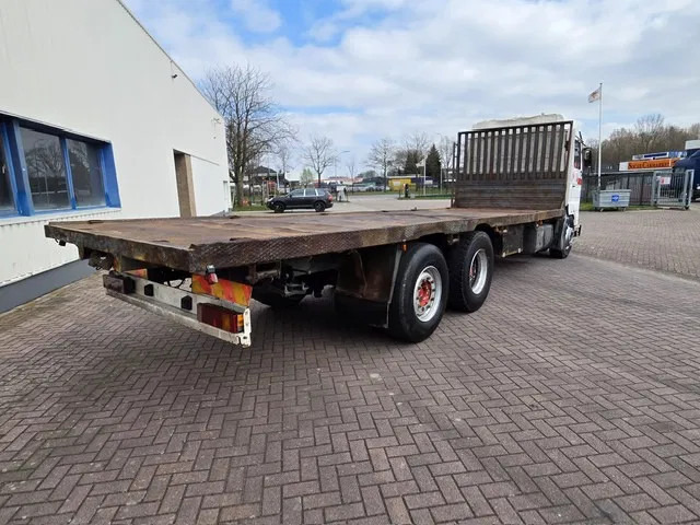Scania 113 380 8 Tires 6x2 - Dropside/ Flatbed truck: picture 4 Scania 113 380 8 Tires 6x2 - Dropside/ Flatbed truck: picture 4