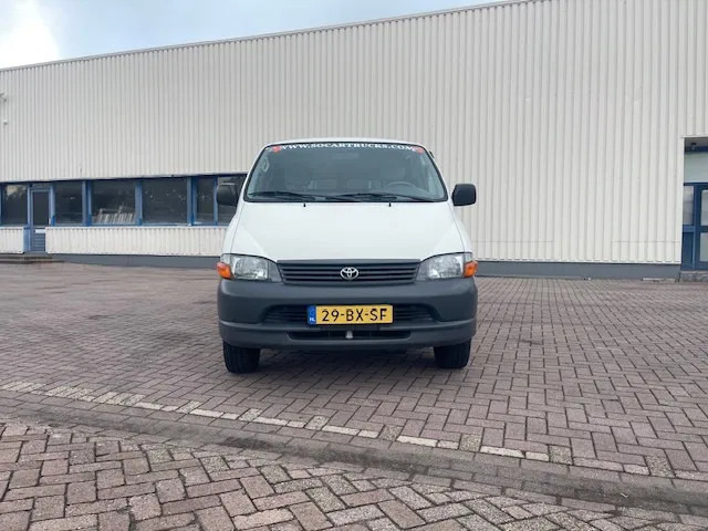 Toyota HiAce 2.5 D4-D 90 Lang Airco - Small van: picture 2 Toyota HiAce 2.5 D4-D 90 Lang Airco - Small van: picture 2