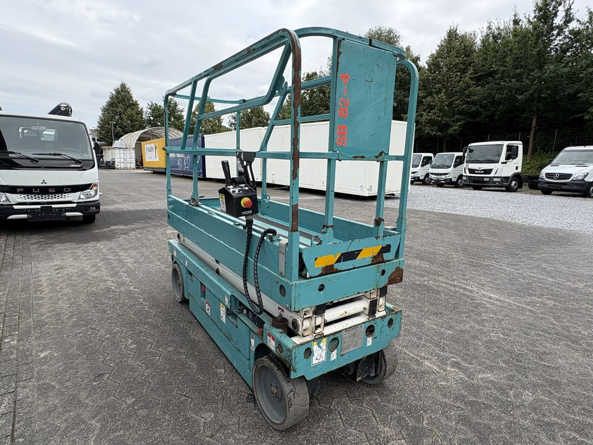 GENIE Haulotte Compact 8 baugleich GS 2032 sofort verf - Scissor lift: picture 4 GENIE Haulotte Compact 8 baugleich GS 2032 sofort verf - Scissor lift: picture 4