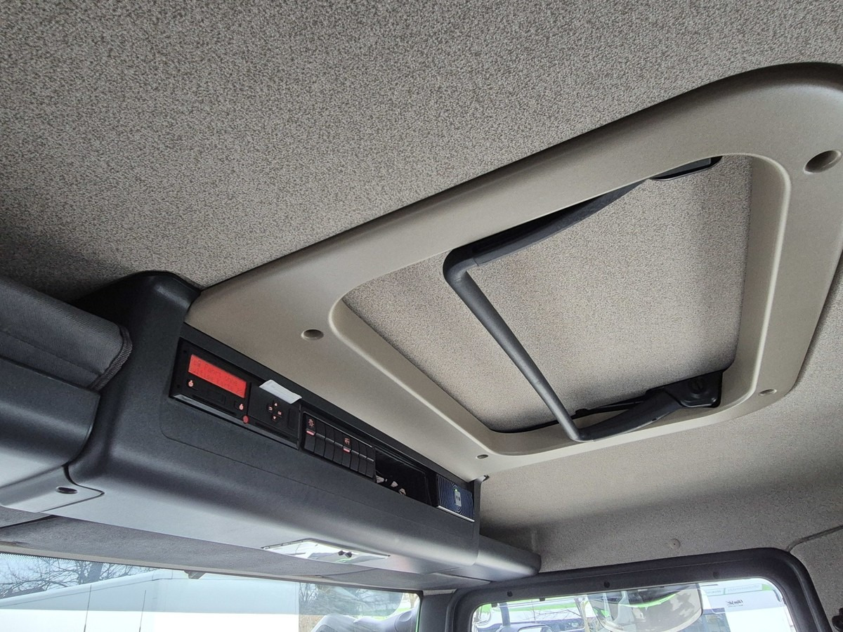 Lease a MAN TGM 15.290 BL Aut. Abrollkipper AHK MAN TGM 15.290 BL Aut. Abrollkipper AHK: picture 9 Lease a MAN TGM 15.290 BL Aut. Abrollkipper AHK MAN TGM 15.290 BL Aut. Abrollkipper AHK: picture 9