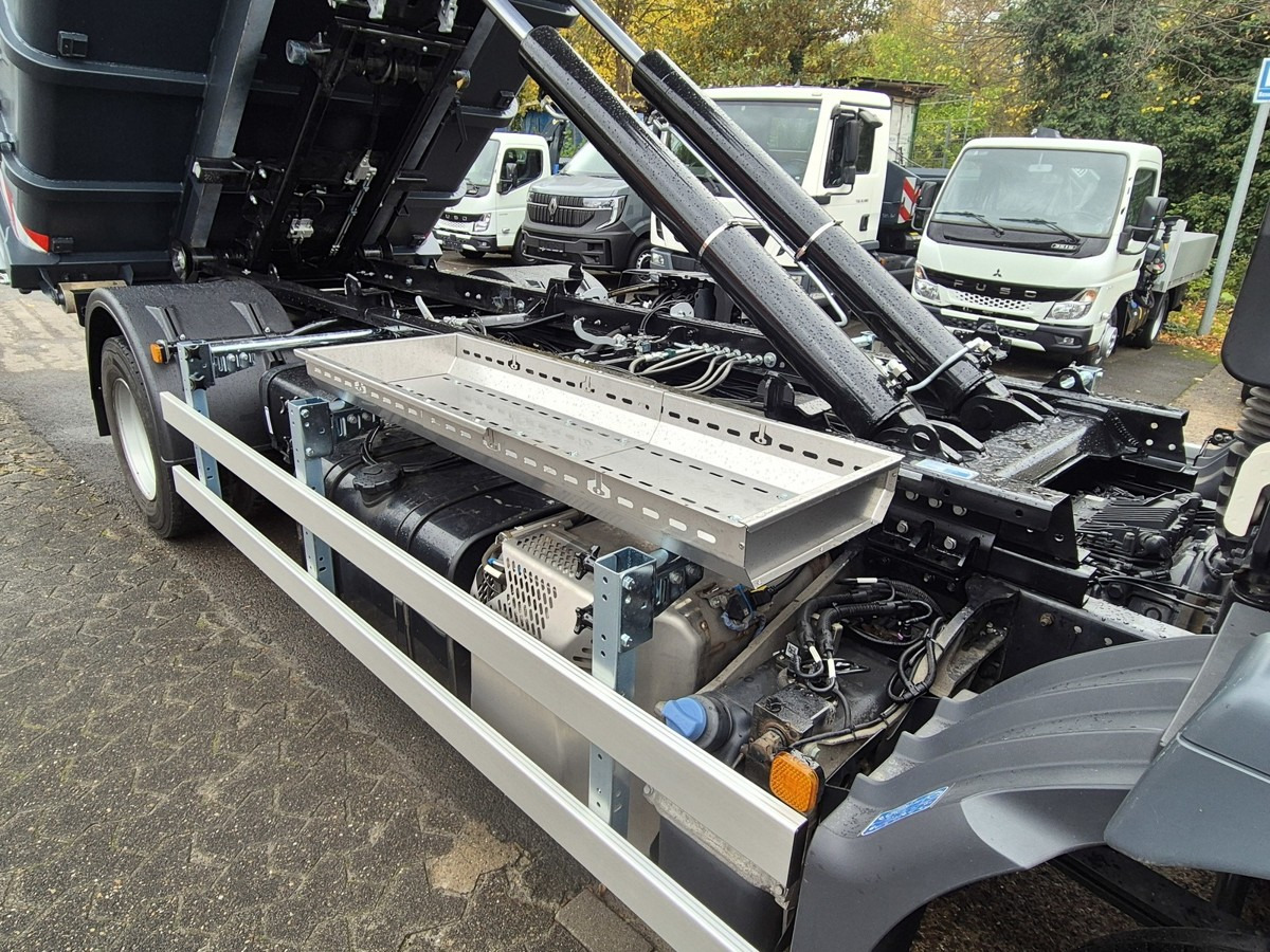 Lease a MAN TGM 15.290 BL Aut. Abrollkipper AHK MAN TGM 15.290 BL Aut. Abrollkipper AHK: picture 14 Lease a MAN TGM 15.290 BL Aut. Abrollkipper AHK MAN TGM 15.290 BL Aut. Abrollkipper AHK: picture 14