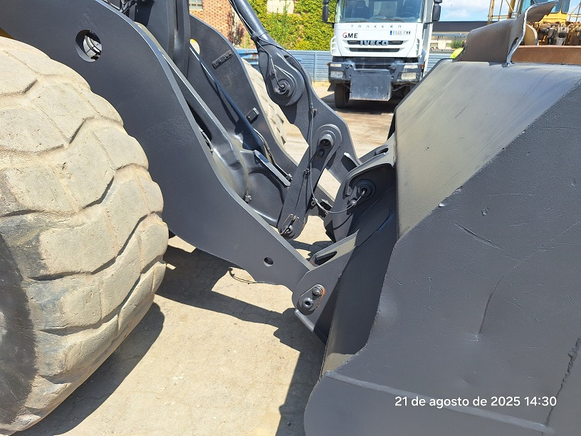Wheel loader VOLVO L120E: picture 13