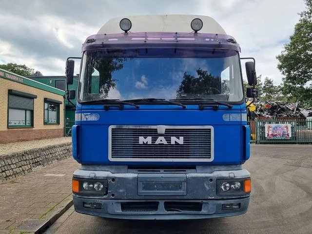 MAN 26.403 - Construction machinery: picture 2 MAN 26.403 - Construction machinery: picture 2