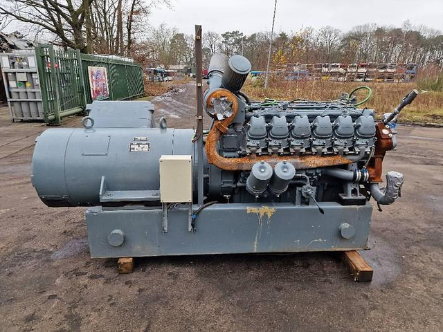 MAN D2542MTE - Generator set: picture 2 MAN D2542MTE - Generator set: picture 2
