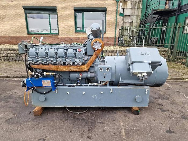 MAN D2542MTE - Generator set: picture 1 MAN D2542MTE - Generator set: picture 1