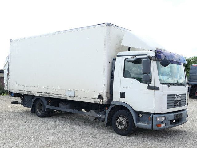 MAN 8.180 TGL BL, LBW, Klima, 3. Sitz, 6.100mm lang - Box van: picture 2 MAN 8.180 TGL BL, LBW, Klima, 3. Sitz, 6.100mm lang - Box van: picture 2
