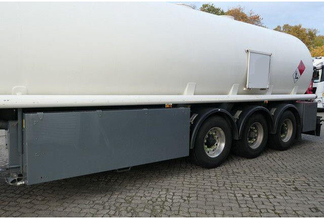 Schrader Z-STA24-42.7/4, Peilstab, 4 Kammern, 43m³ - Tank semi-trailer: picture 2 Schrader Z-STA24-42.7/4, Peilstab, 4 Kammern, 43m³ - Tank semi-trailer: picture 2