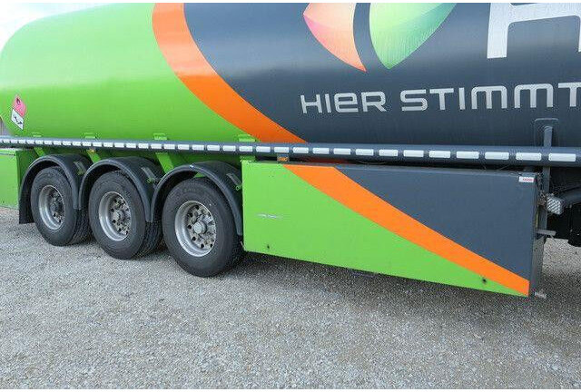 Schrader Z-STA24-42.7/4, Peilstab, 43m³, 4 Kammern - Tank semi-trailer: picture 2 Schrader Z-STA24-42.7/4, Peilstab, 43m³, 4 Kammern - Tank semi-trailer: picture 2