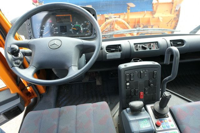 Lease a  Unimog U 300 4x4, Schmidt, Streuer, Schild, Klima,27tkm Unimog U 300 4x4, Schmidt, Streuer, Schild, Klima,27tkm: picture 13