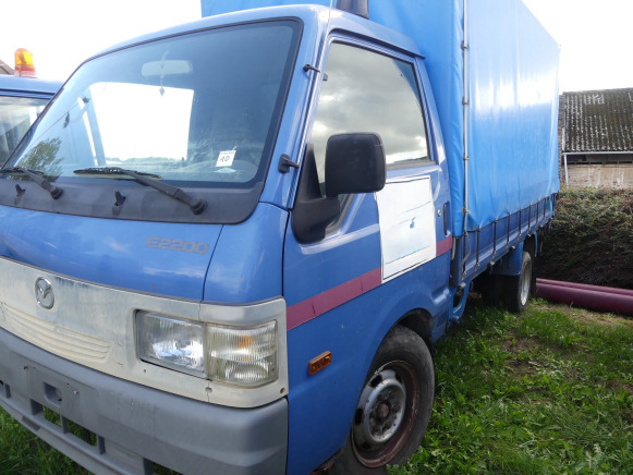 Camionnette plateau bâché Mazda E2200 (2000-143.970 km)(Vin:JMZSD1C3210102752) - Curtain side van: picture 2 Camionnette plateau bâché Mazda E2200 (2000-143.970 km)(Vin:JMZSD1C3210102752) - Curtain side van: picture 2