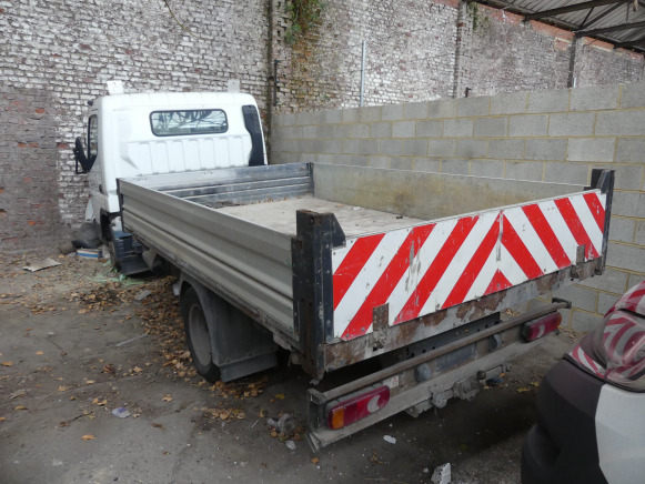 Camionnette tri-benne basculante Mitsubishi Canter (2009-121.930 km) - Tipper: picture 2 Camionnette tri-benne basculante Mitsubishi Canter (2009-121.930 km) - Tipper: picture 2