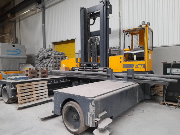 Chariot multidirectionnel Combilift ESL 14055 - 4-way reach truck: picture 1 Chariot multidirectionnel Combilift ESL 14055 - 4-way reach truck: picture 1