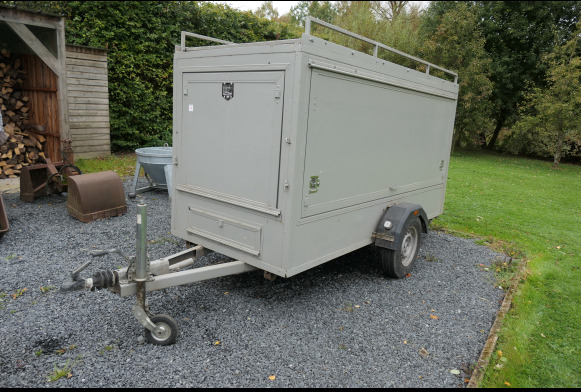Remorque fermée simple essieu pour transport d'outillage ou - Vending trailer: picture 2 Remorque fermée simple essieu pour transport d'outillage ou - Vending trailer: picture 2