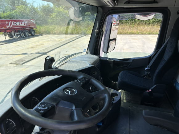 Tracteur routier 4x2 Mercedes Arocs 1845 LS (2014 - 699.681 km) - Tractor unit: picture 4 Tracteur routier 4x2 Mercedes Arocs 1845 LS (2014 - 699.681 km) - Tractor unit: picture 4
