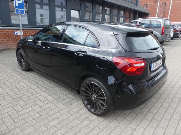 Voiture Mercedes-Benz A 180 (2018-99.600 km-VIN:WDD1760121J776850) - Car: picture 2 Voiture Mercedes-Benz A 180 (2018-99.600 km-VIN:WDD1760121J776850) - Car: picture 2