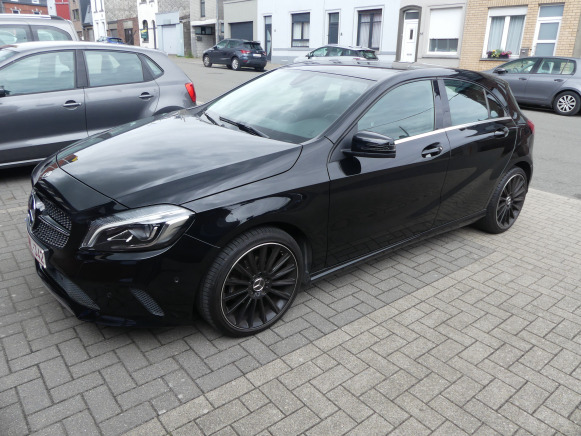Voiture Mercedes-Benz A 180 (2018-99.600 km-VIN:WDD1760121J776850) - Car: picture 1 Voiture Mercedes-Benz A 180 (2018-99.600 km-VIN:WDD1760121J776850) - Car: picture 1