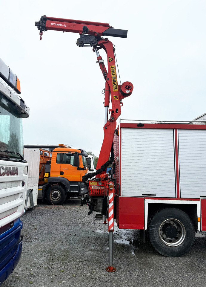 PALFINGER PK 7000 A crane with winch, Ladekran mit Seilwinde - Loader crane: picture 2 PALFINGER PK 7000 A crane with winch, Ladekran mit Seilwinde - Loader crane: picture 2