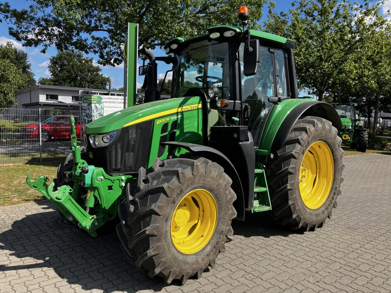 John Deere 6100M - Farm tractor: picture 1 John Deere 6100M - Farm tractor: picture 1