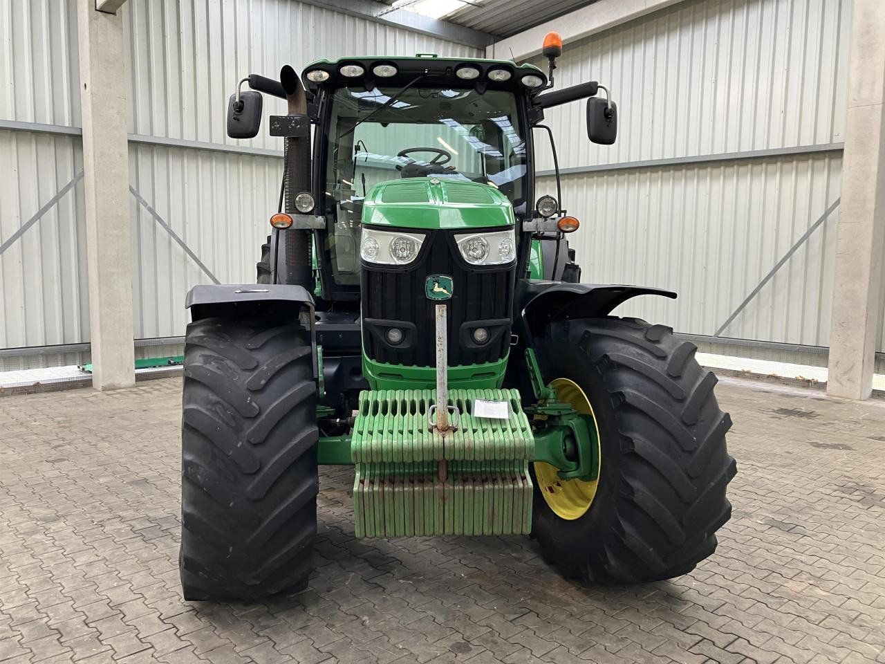 John Deere 6170R - Farm tractor: picture 3 John Deere 6170R - Farm tractor: picture 3