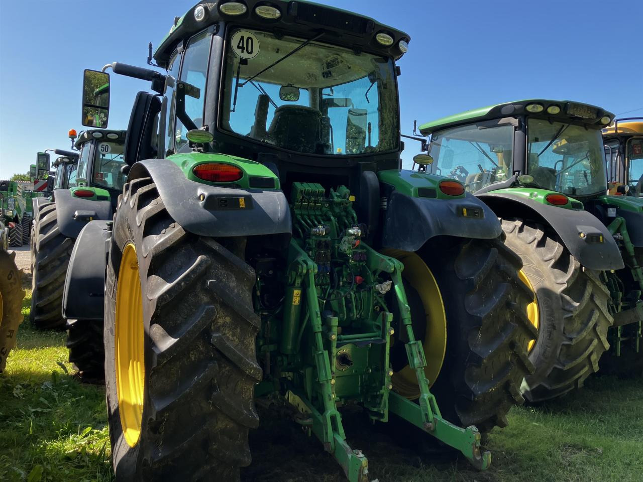 Lease a John Deere 6230R John Deere 6230R: picture 6 Lease a John Deere 6230R John Deere 6230R: picture 6