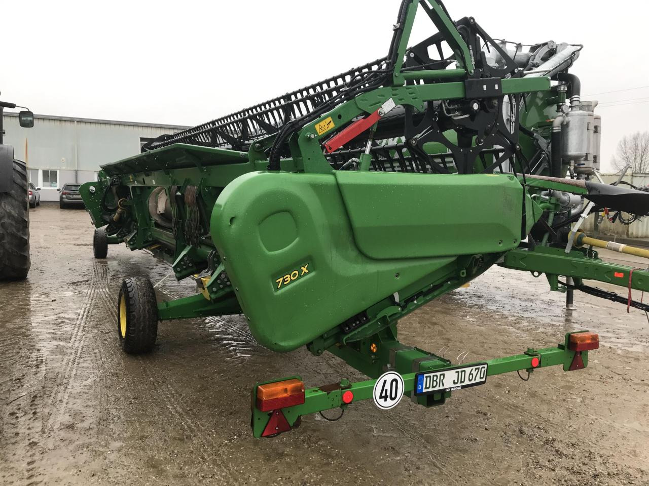 Combine harvester John Deere T670: picture 12