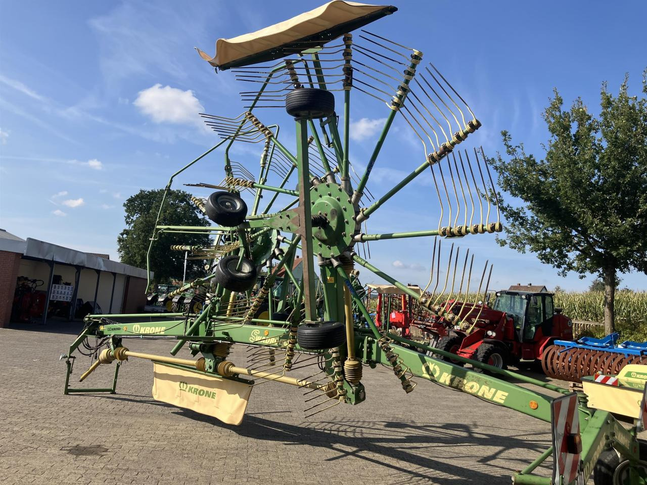 Krone SWADRO 810 - Tedder/ Rake: picture 3 Krone SWADRO 810 - Tedder/ Rake: picture 3