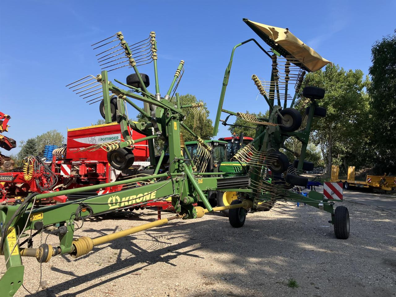 Krone Swadro 807 - Tedder/ Rake: picture 2 Krone Swadro 807 - Tedder/ Rake: picture 2