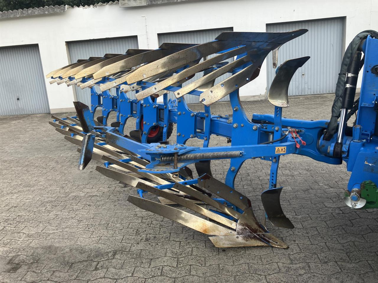Lemken Juwel 8 MV 5+1 N 100 - Plow: picture 1 Lemken Juwel 8 MV 5+1 N 100 - Plow: picture 1