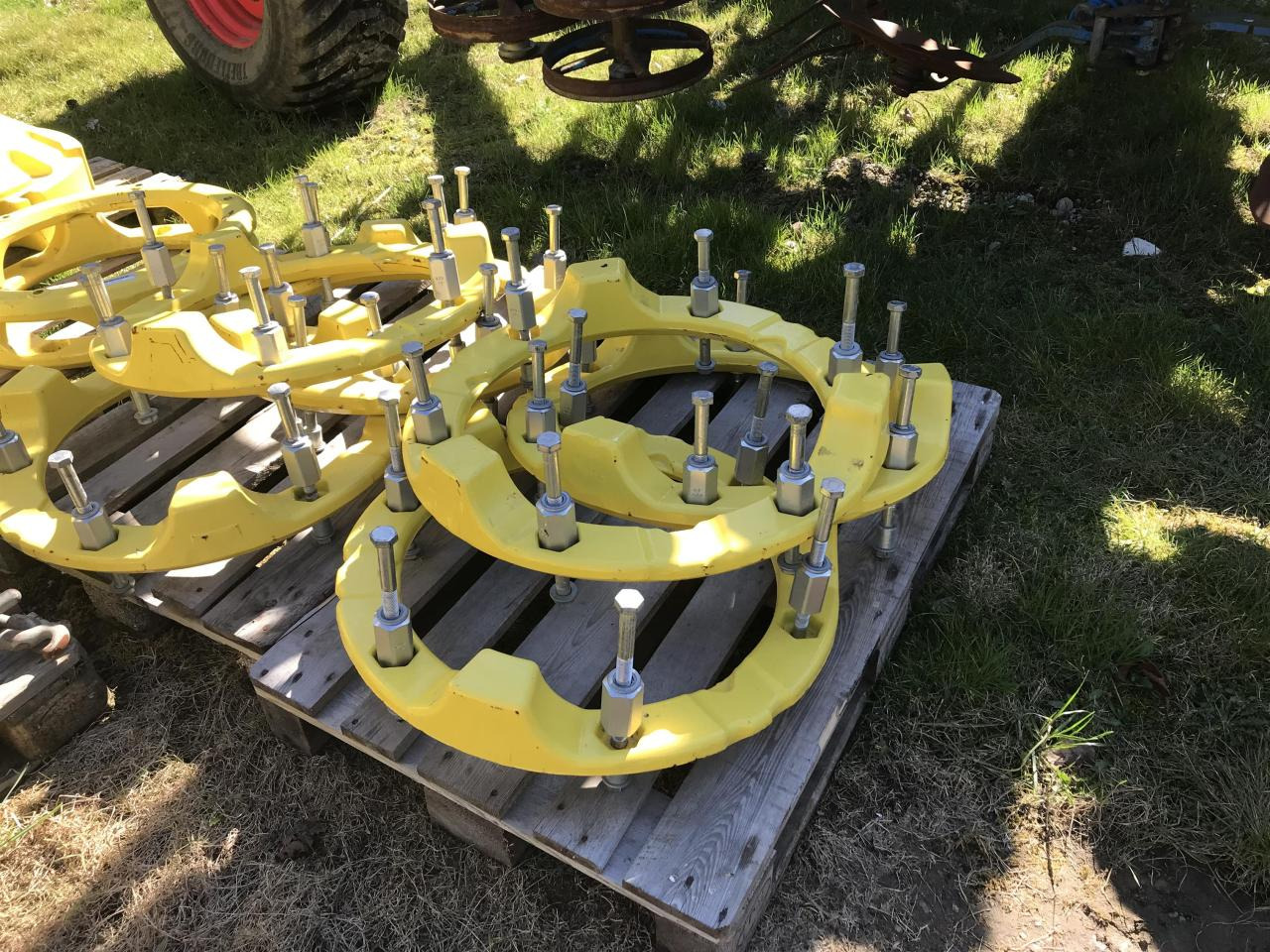 John Deere 2x 70 + 530 kg - Spare parts for Agricultural machinery: picture 3 John Deere 2x 70 + 530 kg - Spare parts for Agricultural machinery: picture 3
