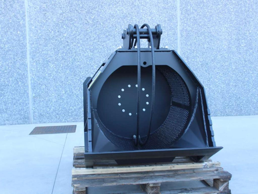 CM Crusher CBR 10 Screening Bucket - Bucket for Skid steer loader: picture 3 CM Crusher CBR 10 Screening Bucket - Bucket for Skid steer loader: picture 3