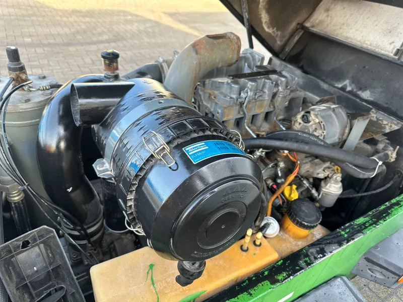 Atlas-Copco XAS 57 DD Deutz 3 m3 / min 23 kW 7 Bar Mobiele Diesel Compressor op aanhanger - Air compressor: picture 4 Atlas-Copco XAS 57 DD Deutz 3 m3 / min 23 kW 7 Bar Mobiele Diesel Compressor op aanhanger - Air compressor: picture 4