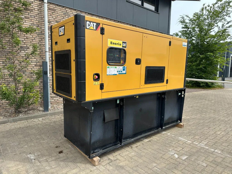 Caterpillar DE110E2 110 kVA Silent generatorset as New ! 121 hours XXL tank - Generator set: picture 4 Caterpillar DE110E2 110 kVA Silent generatorset as New ! 121 hours XXL tank - Generator set: picture 4
