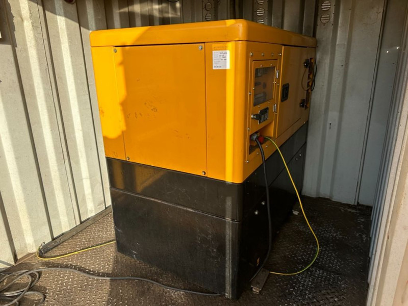Himoinsa Lombardini LDW 1003 Mecc Alte Spa 9 kVA Supersilent generatorset in 8 ft container - Generator set: picture 4 Himoinsa Lombardini LDW 1003 Mecc Alte Spa 9 kVA Supersilent generatorset in 8 ft container - Generator set: picture 4