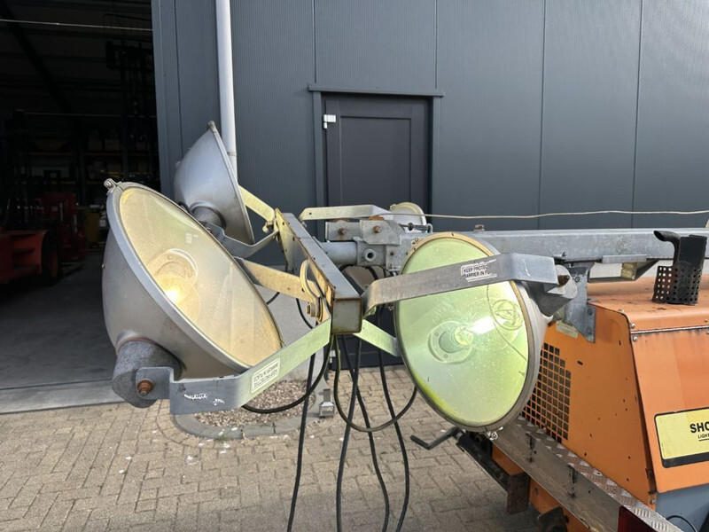 Kubota D905 Allmand Mobiele Lichtmast Aggregaat Light Tower 8.1 meter - Lighting tower: picture 2 Kubota D905 Allmand Mobiele Lichtmast Aggregaat Light Tower 8.1 meter - Lighting tower: picture 2