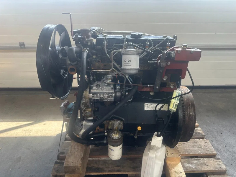 Perkins 1004-40 Diesel Engine 4 cilinder 65 PK Motor t.b.v Linde Heftruck - Engine for Material handling equipment: picture 1 Perkins 1004-40 Diesel Engine 4 cilinder 65 PK Motor t.b.v Linde Heftruck - Engine for Material handling equipment: picture 1