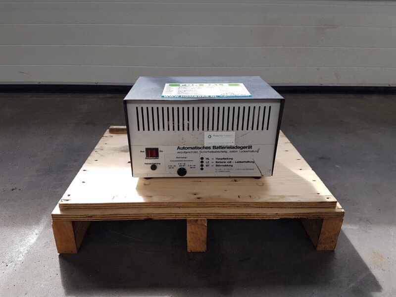 Acculader 24 Volt Acculader 230 Volt Battery Charger - Tool/ Equipment: picture 1 Acculader 24 Volt Acculader 230 Volt Battery Charger - Tool/ Equipment: picture 1