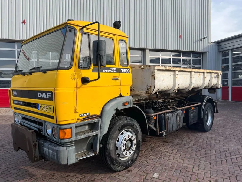 DAF 1900 F HAAKARM - Container transporter/ Swap body truck: picture 1 DAF 1900 F HAAKARM - Container transporter/ Swap body truck: picture 1