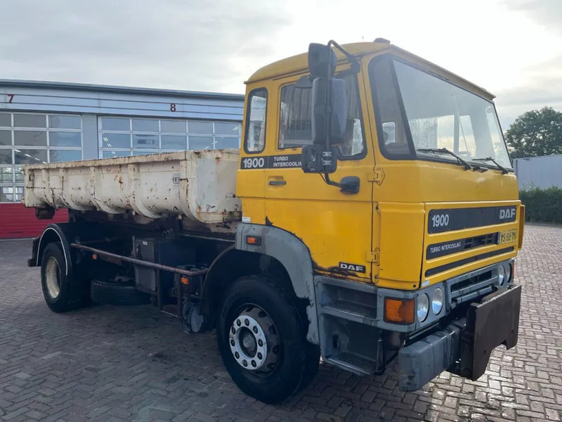 DAF 1900 F HAAKARM - Container transporter/ Swap body truck: picture 1 DAF 1900 F HAAKARM - Container transporter/ Swap body truck: picture 1